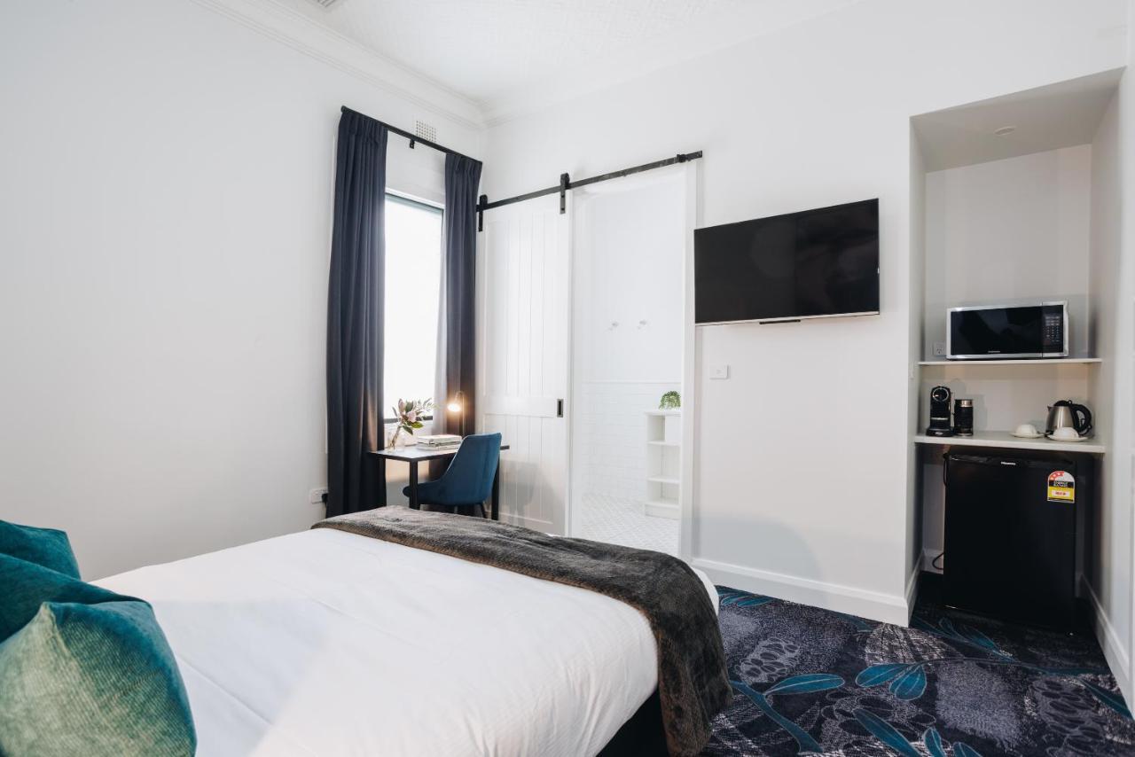 Royal Hotel ويونغ المظهر الخارجي الصورة