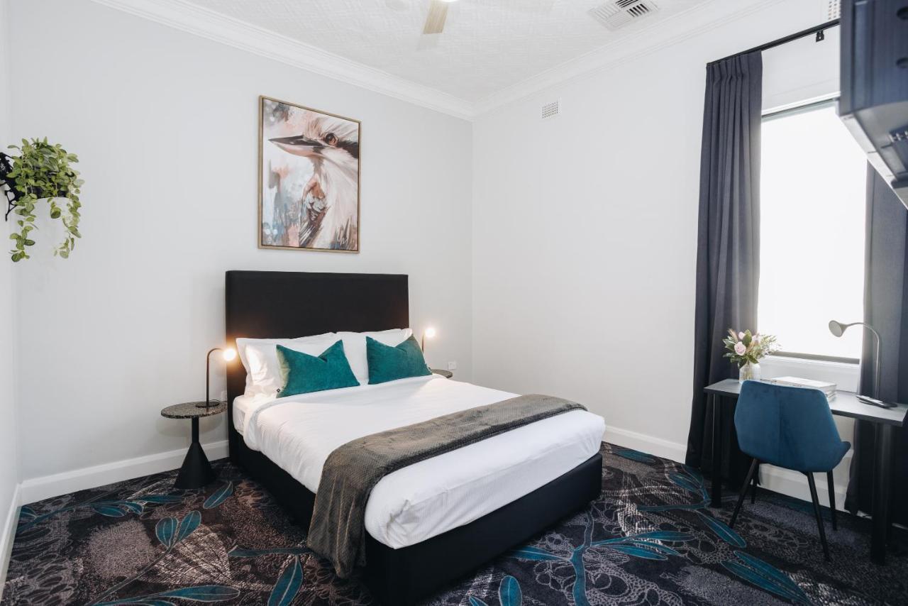 Royal Hotel ويونغ المظهر الخارجي الصورة